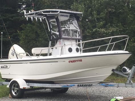 boston whaler outrage   sg  top review stryker  tops
