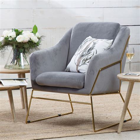 fauteuil en velours gris clair liam fauteuil design fauteuil design confortable mobilier de