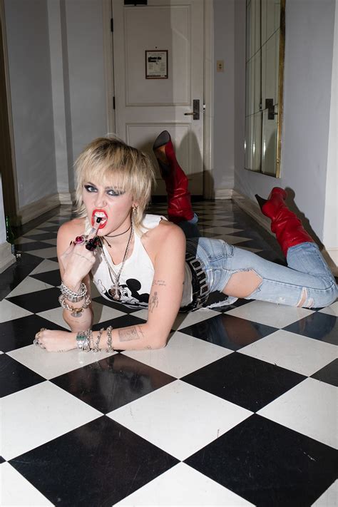 Miley Cyrus Nude By Brad Elterman For Rolling Stone 10 Photos The