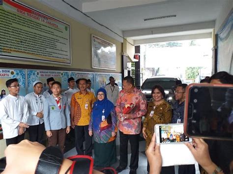 Ketua Dpr Ri Bambang Soesatyo Kembali Ke Sma 14 Jakarta Halaman 1