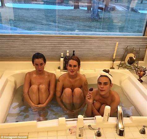 sisters rumer scout and tallulah willis enjoy group bath daily mail online