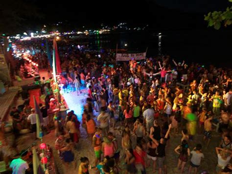 Thailand’s Famous Moon Parties Banned In Drug And Alcohol Crackdown