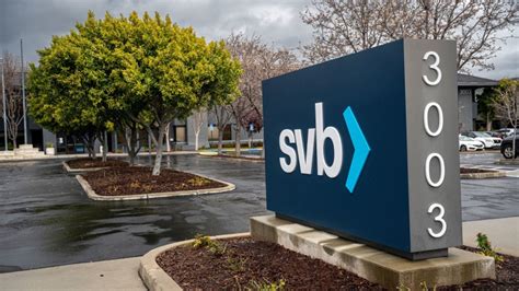 silicon valley bank sivb closed  regulators insured deposits