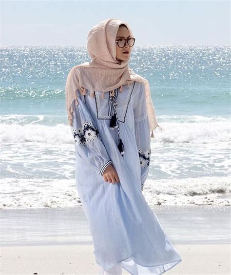 3 tips outfit hijab buat ke pantai