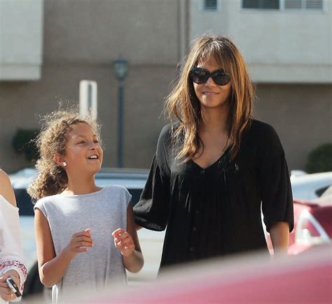 Pics Halle Berry And Daughter Nahla Out And About