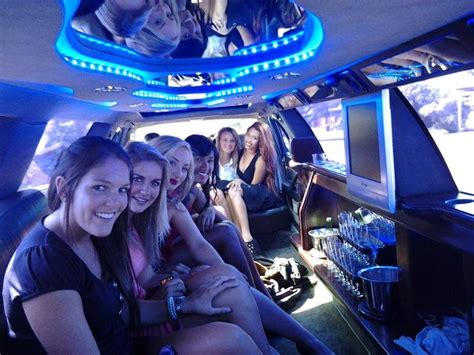 Top 5 Reasons To Do A Girls’ Night Out Using A Car Service