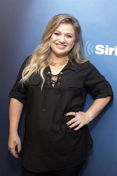 kelly clarkson hot pictures bikini and more 55 photos