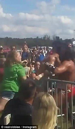 honey boo boo smacks pro wrestler robbie e during event at georgia state fair daily mail online