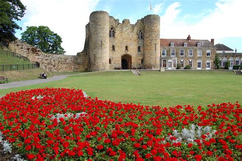 tonbridge daily promenading  tonbridge castle