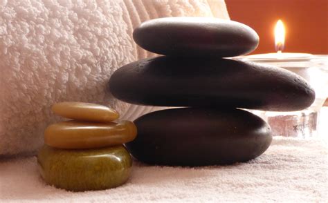 Skin Therapy Hot Stone Massage Song Of The River Retreat Sanctuary