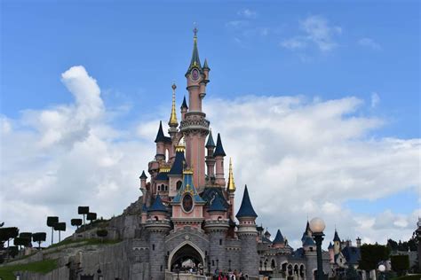 disney parks     top  list  european theme parks   magic