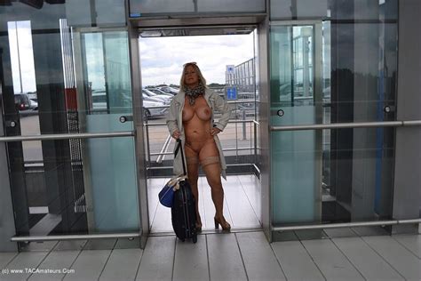 nude chrissy nude to the airport gallery