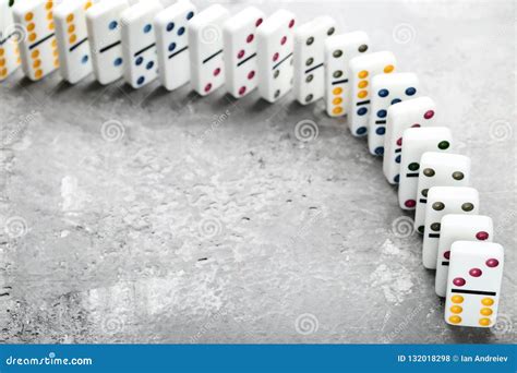dominoes stockfoto bild von freizeit effekt taetigkeit