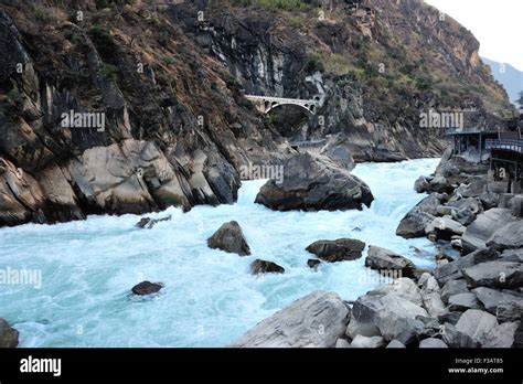 yangtze river dam water fotos und bildmaterial  hoher aufloesung alamy