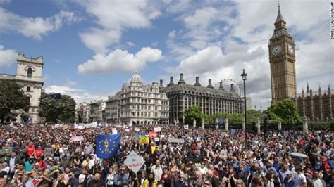 thousands   streets  london demanding  brexit vote
