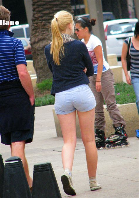 Angelic Blonde With Cute Ass Divine Butts Candid Milfs In Public