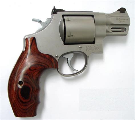 smith wesson    magnum caliber revolver rare performance center udr snubnose
