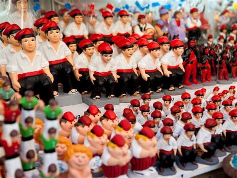 caganer  weird tradition   catalan christmas culture