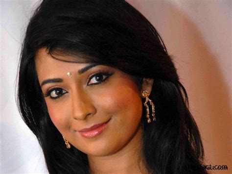 Radhika Pandit Height Weight Age Affairs Wiki And Facts