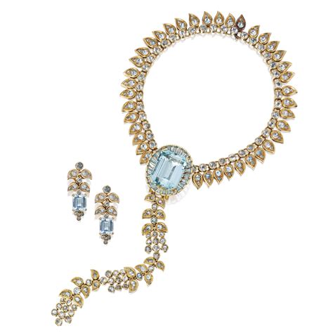 517 18 karat gold and aquamarine necklace bodice ornament