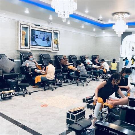 lavish nails spa