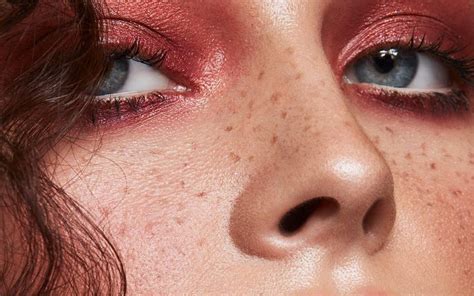 time to add faux freckles to your makeup routine entscoop