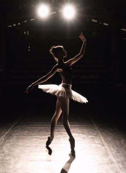 𝓑𝓮𝓵𝓵 𝔃𝓮𝓾𝓼𝓬𝓱 Fotografía De Bailarinas Poses De Ballet Fotografía De