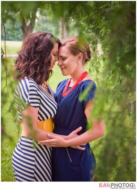 Cute Lesbian Couples Lesbian Love Engagement Poses Engagement Photo