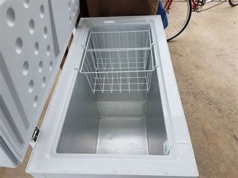 12 Cubic Foot Ge Freezer Chest Style White Like New For