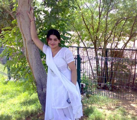 pakistani pathan girl in garden photos on facebook 2013