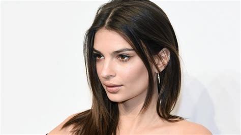 Emily Ratajkowski’s Icloud Is Targeted Again As Naked