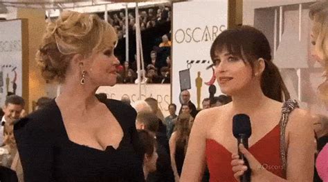 dakota johnson snapped at her mother melanie griffith for not seeing “fifty shades of grey”