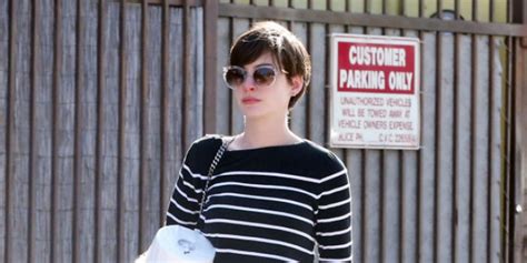 Anne Hathaway Without Makeup Actress Looks Fresh Faced As She Runs