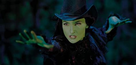 wicked   london hellotickets