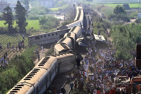 egypt train crash    dead    injured  alexandria nbc news