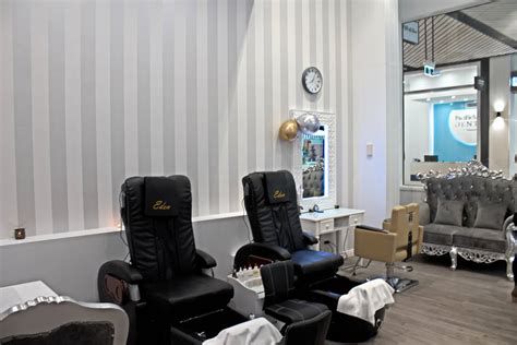 beauty salon gorgeous brows eyebrow threading caloundra