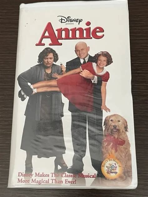 annie musical  vhs clamshell case kathy bates kristin chenoweth