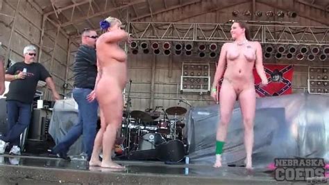 curvy naked amateurs model on stage at concert public porn