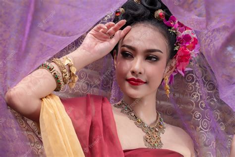 Premium Photo Beautiful Thai Girl In Traditional Dress Costume