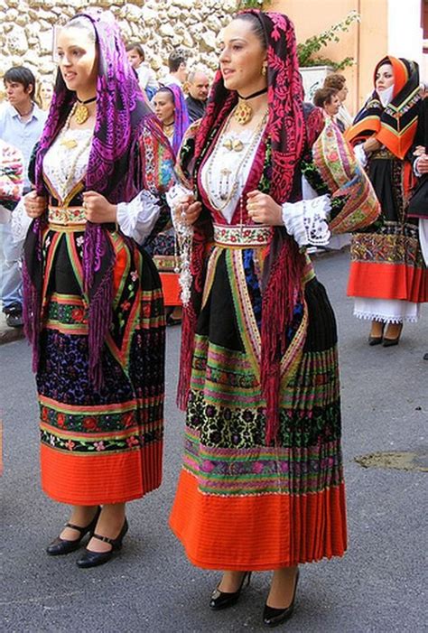 traditional outfits traditional dresses costumes  women vlrengbr