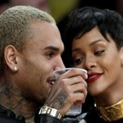 Rihanna E Chris Brown Trocam Acusações De Traição Nas Redes Sociais