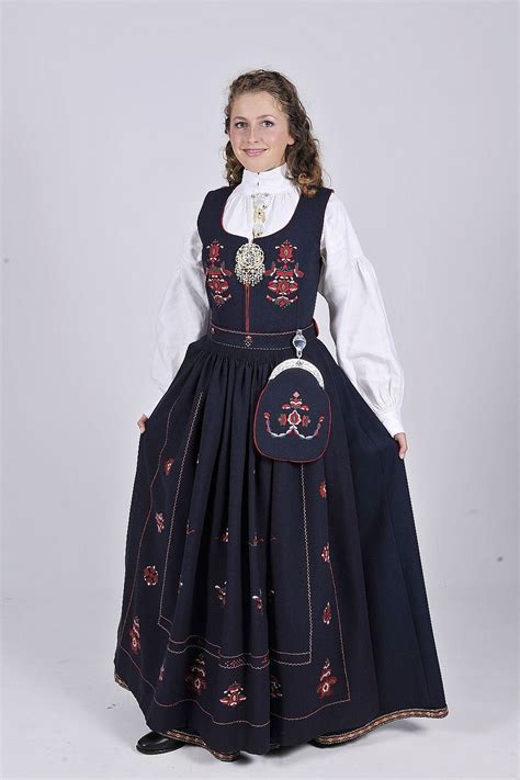 norskebunader sunnmøre norwegian clothing scandinavian costume