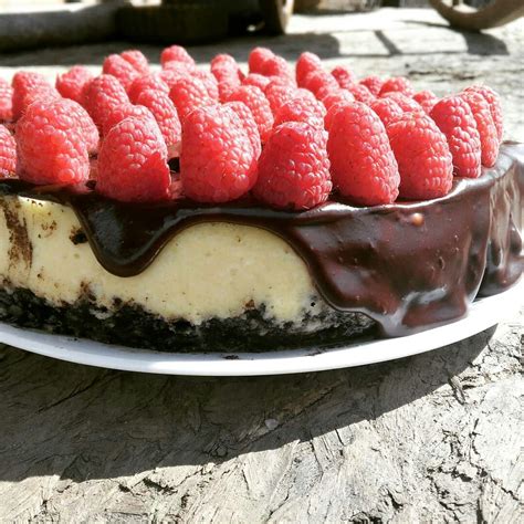 Raspberry Cheesecake With Oreo Crust Dessert