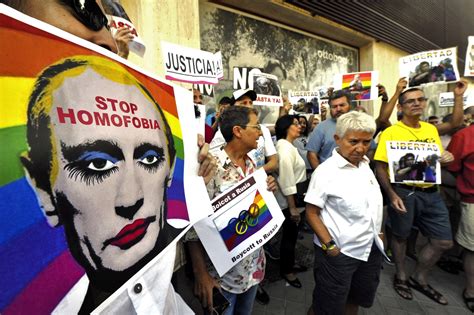 It S Now Illegal In Russia To Share An Image Of Putin As A Gay Clown