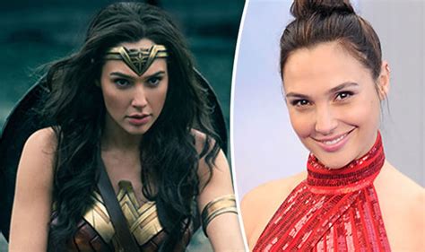 sexy wonder woman gal gadot is too adorable dancing in her bra and