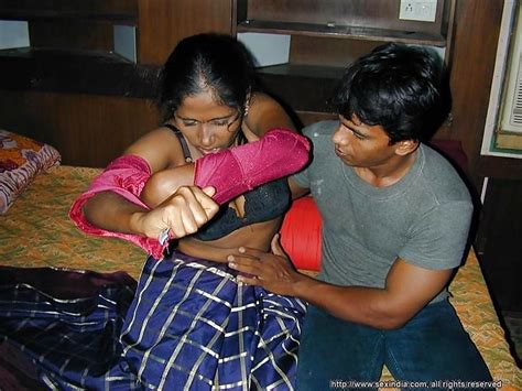 desi bengali girl stripping saree nude photos blouse unseen nude photo