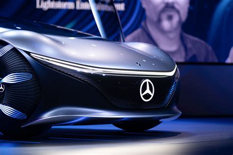 mercedes benz unveils  avatar themed concept car  scales