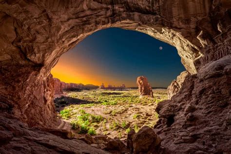 spots   perfect arches national park sunrise  volumes
