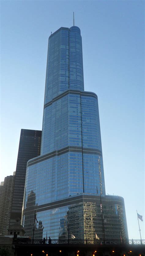 trump international hotel  tower chicago trump tower chicago megaconstrucciones extreme