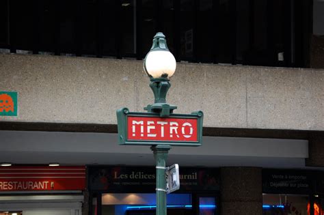 metro sign hillfamily dot net